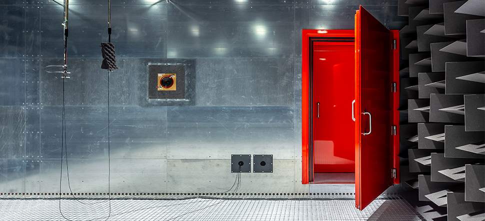 Äänieristysovet Anechoic Chamberissa